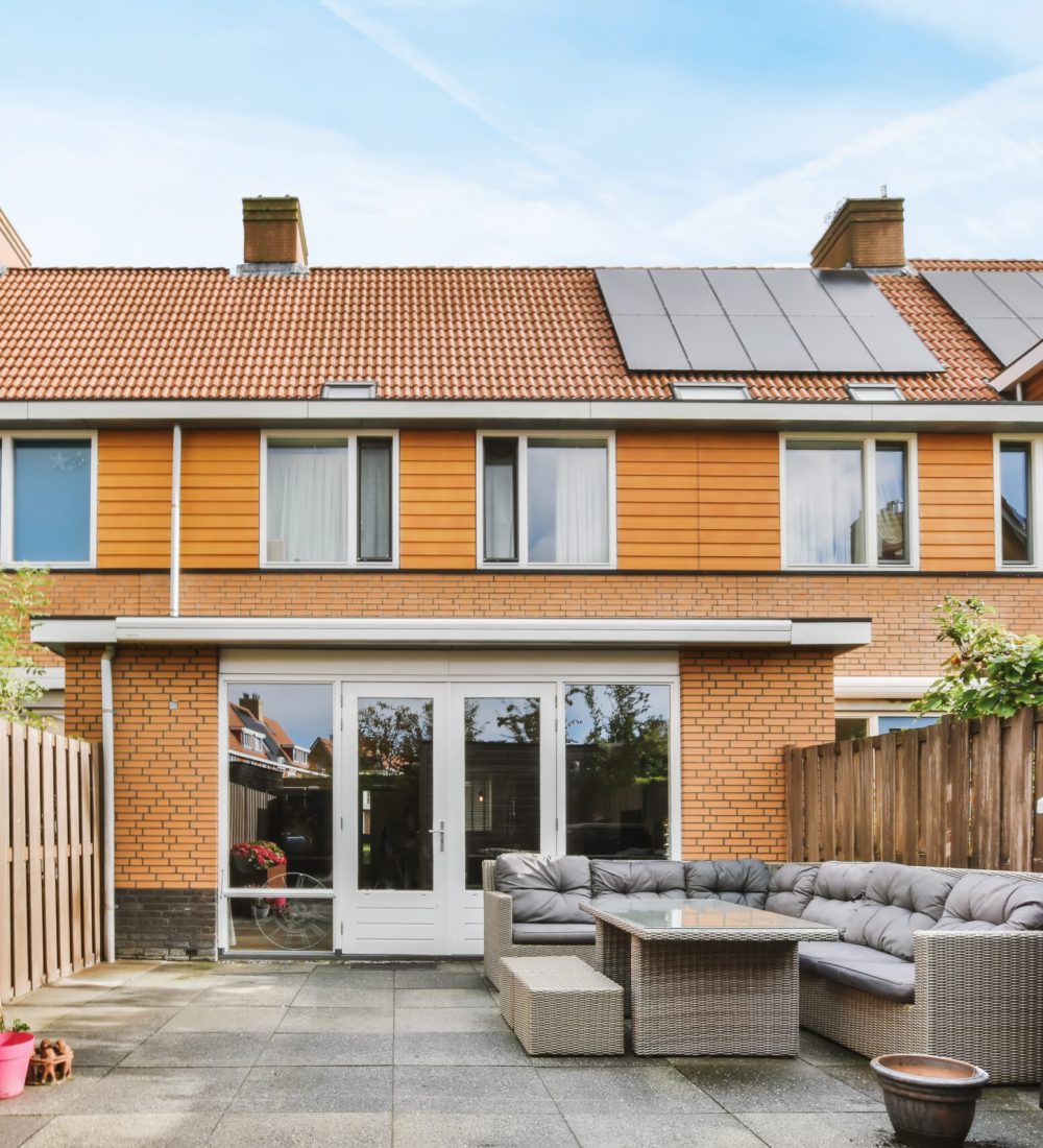 Photovoltaik in Leipzig auf einem Dach eines Reihenhauses